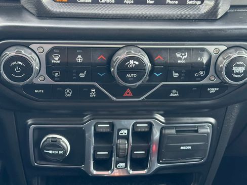 Used 2022 Jeep Wrangler Unlimited Sahara w/ Cold Weather Group image 21