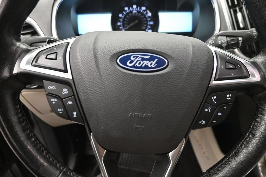 Used 2019 Ford Edge Titanium w/ Equipment Group 301A AWD/4WD image 19