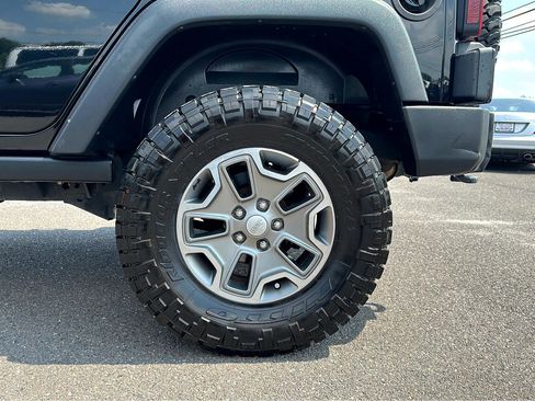 Used 2014 Jeep Wrangler Unlimited Rubicon w/ Connectivity Group image 23