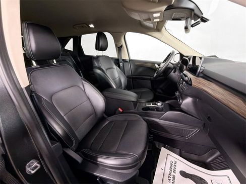 Used 2020 Ford Escape Titanium image 26