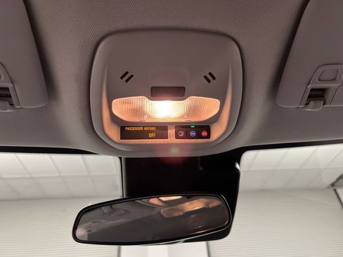 Used 2025 Chevrolet Trax LT w/ LT Convenience Package FWD image 54