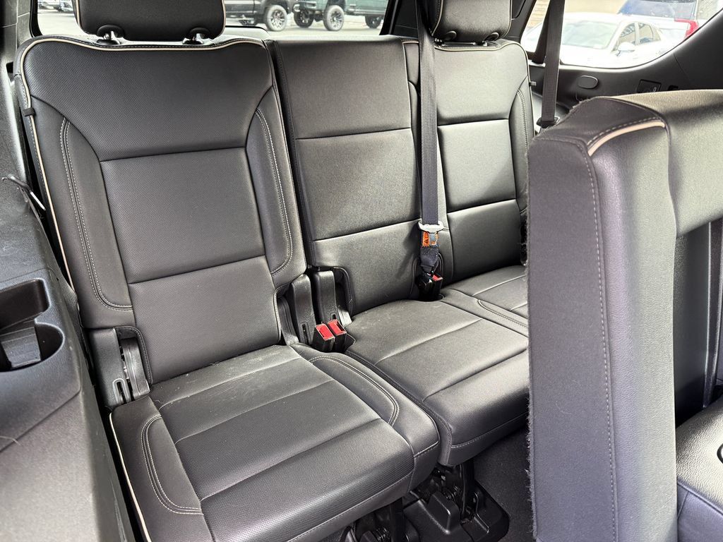Used 2024 GMC Yukon SLT AWD/4WD image 18