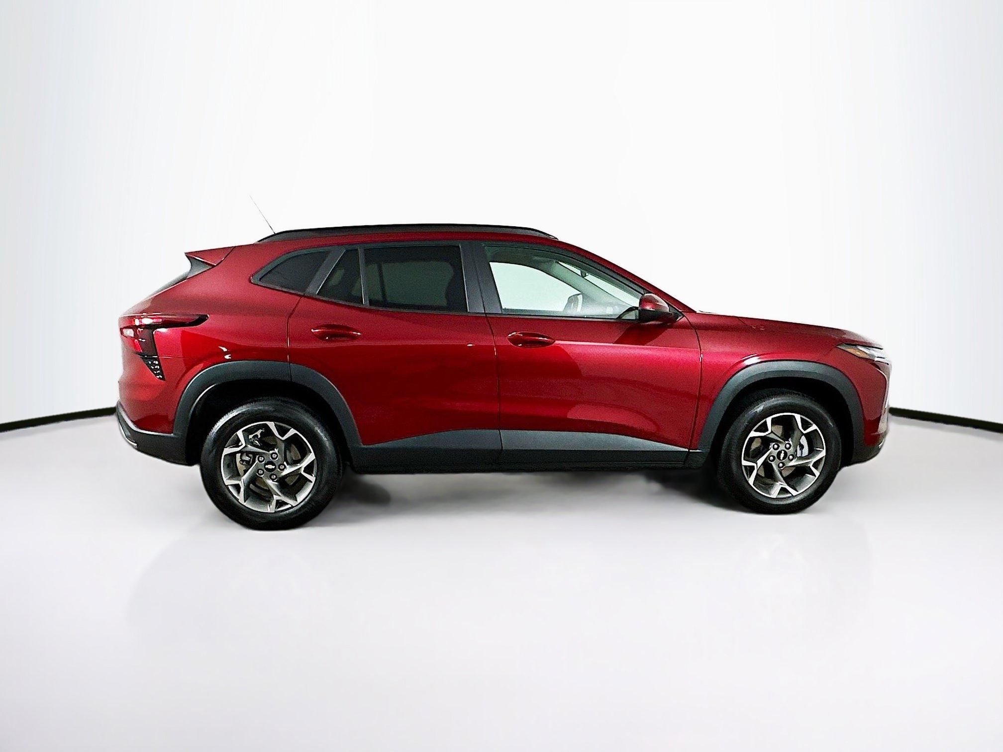 Used 2025 Chevrolet Trax LT FWD image 10
