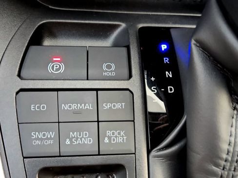Certified 2025 Toyota RAV4 LE AWD/4WD image 34