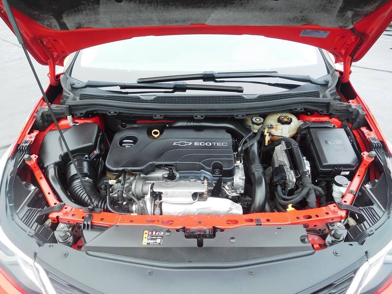 Used 2018 Chevrolet Cruze LT FWD image 19