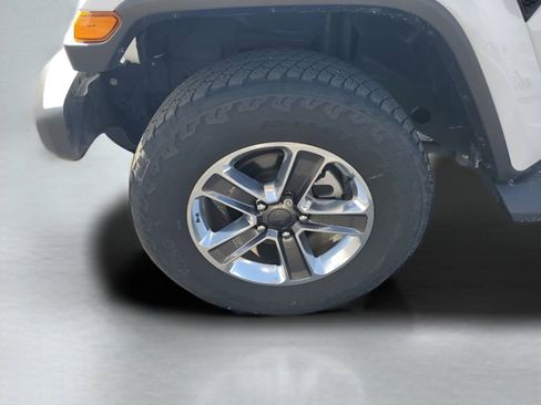 Used 2020 Jeep Wrangler Unlimited Sahara image 12