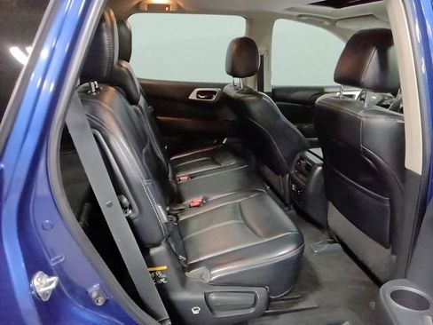 Used 2018 Nissan Pathfinder Platinum AWD/4WD image 22