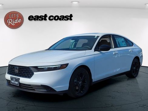 Certified 2025 Honda Accord SE image 1