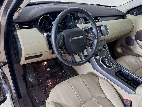 Used 2018 Land Rover Range Rover Evoque SE image 9