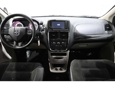 Used 2019 Dodge Grand Caravan SE FWD image 23