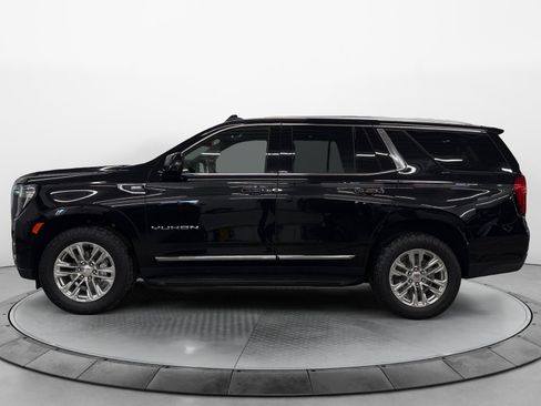 Used 2023 GMC Yukon SLT w/ SLT Premium Package AWD/4WD image 3