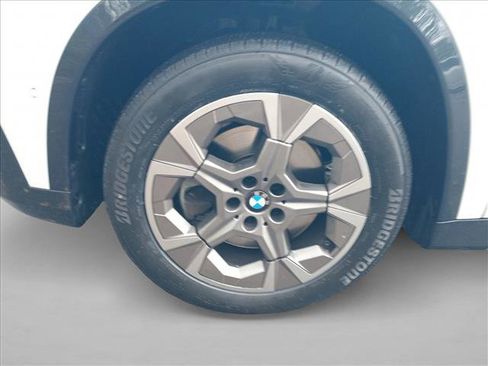Used 2023 BMW X1 xDrive28i w/ Premium Package image 9