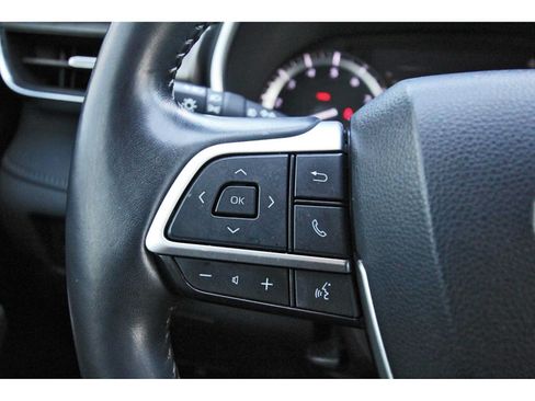 Used 2022 Toyota Highlander Limited FWD image 16