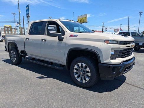 New 2026 Chevrolet Silverado 2500 Custom w/ Custom Value Package AWD/4WD image 2