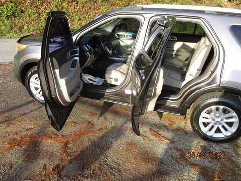 Used 2012 Ford Explorer XLT w/ Class III Trailer Tow Pkg AWD/4WD image 11