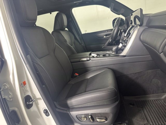 Used 2025 Lexus LX 700h Luxury w/ Appearance Package AWD/4WD image 35