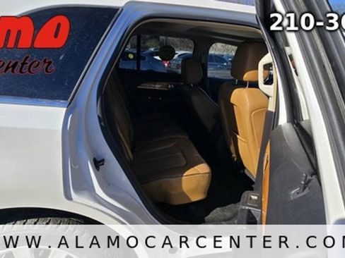 Used 2012 Lincoln MKX FWD image 19