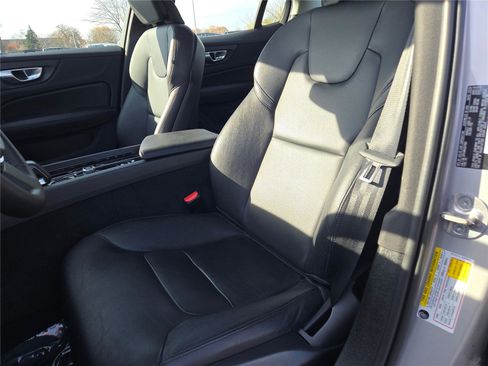 Used 2024 Volvo S60 B5 Core image 28