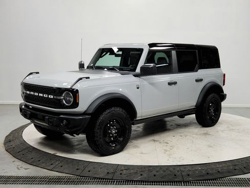 New 2026 Ford Bronco Big Bend w/ Black Diamond Package AWD/4WD image 3