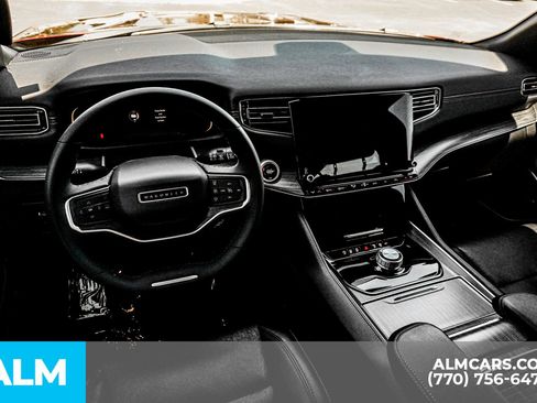 Used 2024 Jeep Wagoneer Series II w/ Flexible Seating Group image 28