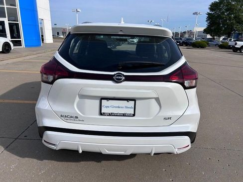 Used 2024 Nissan Kicks SR image 3