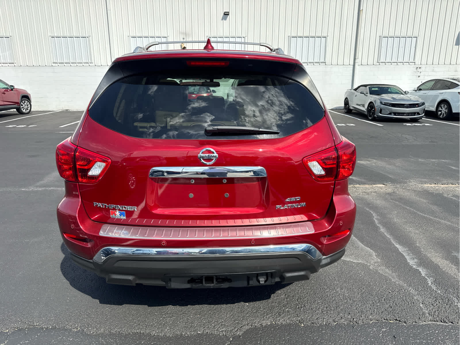 Used 2019 Nissan Pathfinder Platinum AWD/4WD image 20