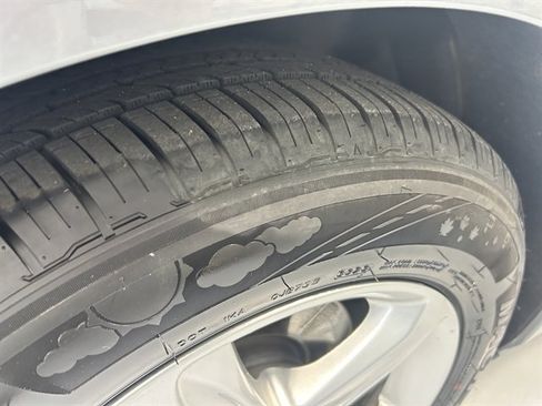 Used 2024 Chevrolet Malibu LS image 31