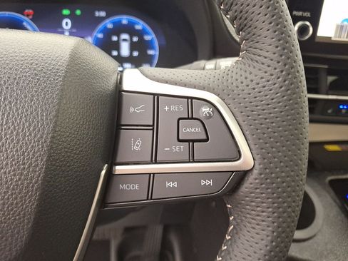 Used 2026 Toyota Sienna Limited FWD image 21