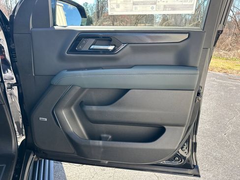 New 2026 GMC Yukon XL AT4 w/ AT4 Premium Package image 15