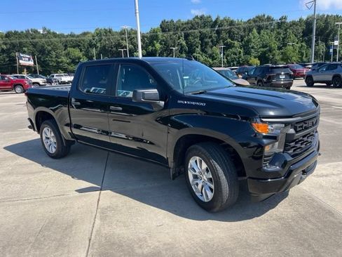 Used 2023 Chevrolet Silverado 1500 Custom RWD image 9