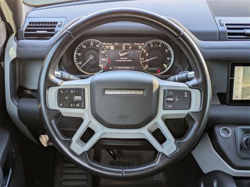 Used 2022 Land Rover Defender 110 image 19