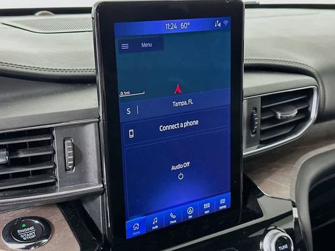 Certified 2021 Ford Explorer Platinum w/ Equipment Group 601A image 17