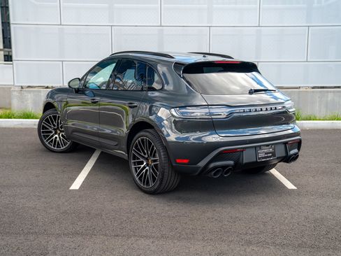 Certified 2026 Porsche Macan AWD/4WD image 3