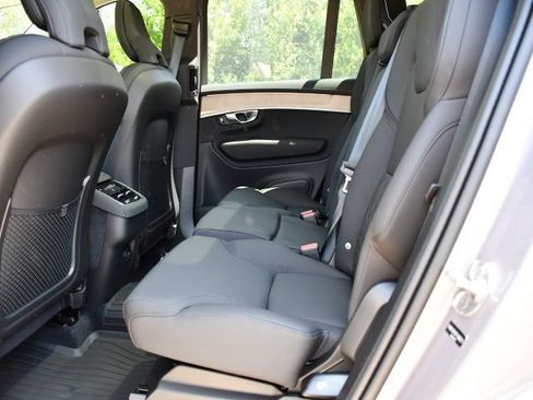 New 2026 Volvo XC90 B5 Plus w/ Protection Package Premier AWD/4WD image 15