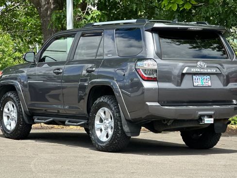 Used 2021 Toyota 4Runner SR5 Premium w/ Moonroof Package AWD/4WD image 6