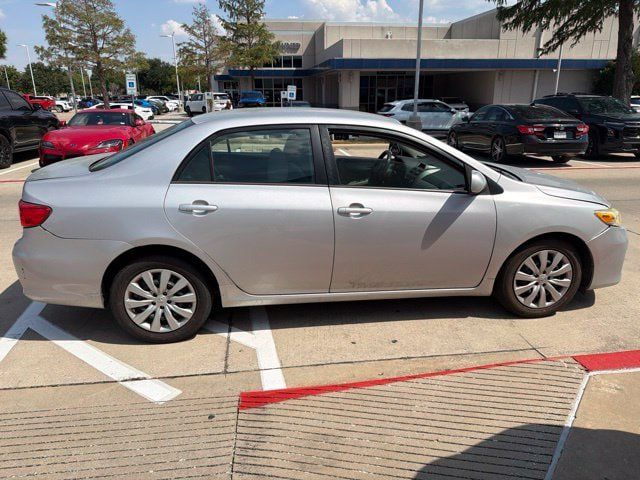 Used 2012 Toyota Corolla LE FWD image 4