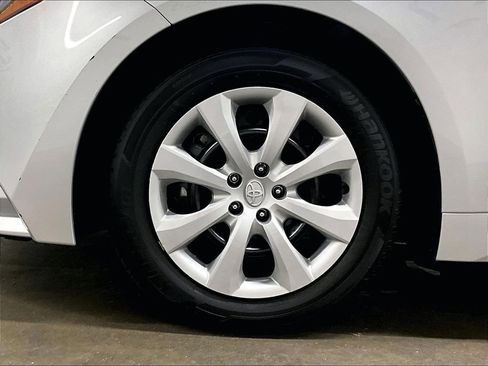 Certified 2025 Toyota Corolla LE FWD image 7