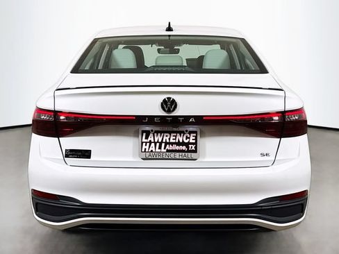 New 2026 Volkswagen Jetta SE FWD image 4