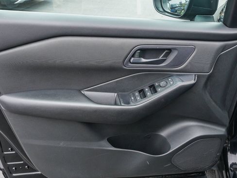 Used 2024 Nissan Rogue S FWD image 21