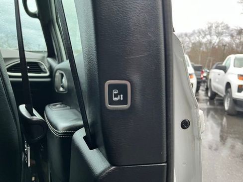 Used 2020 Chrysler Pacifica Touring-L w/ Advanced Safetytec Group image 25