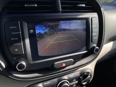 Used 2025 Kia Soul LX image 15