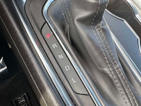 Used 2023 Chevrolet Traverse Premier FWD image 36