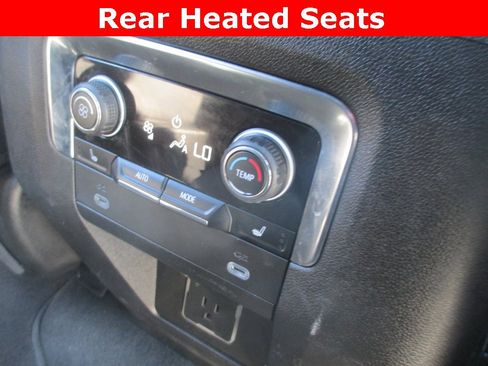 Used 2023 Chevrolet Suburban Z71 w/ Luxury Package image 24