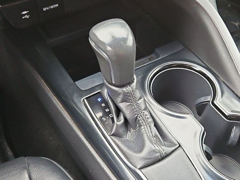 Used 2018 Toyota Camry SE FWD image 15