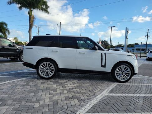 New 2026 Land Rover Range Rover SE image 6