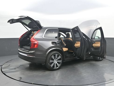 Certified 2024 Volvo XC90 T8 Ultimate w/ Protection Package Premier AWD/4WD image 40
