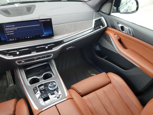 Used 2024 BMW X7 M60i w/ Executive Package AWD/4WD image 30