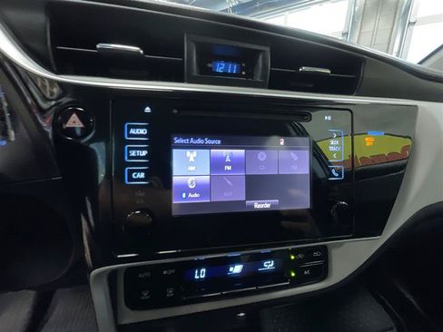 Used 2019 Toyota Corolla LE FWD image 17