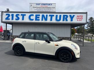 Used 2018 MINI Cooper 4-Door Hardtop FWD video 1