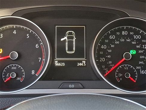 Used 2016 Volkswagen Golf S image 22